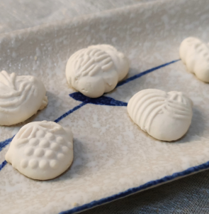 Kuih Bangkit - Crunchy