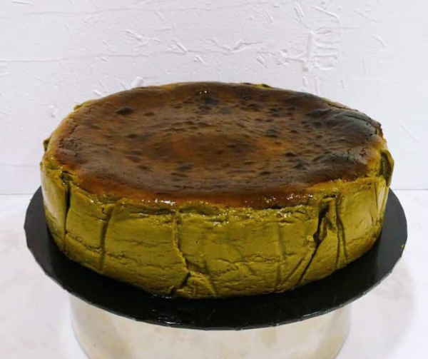 Hojicha Burnt Cheesecake